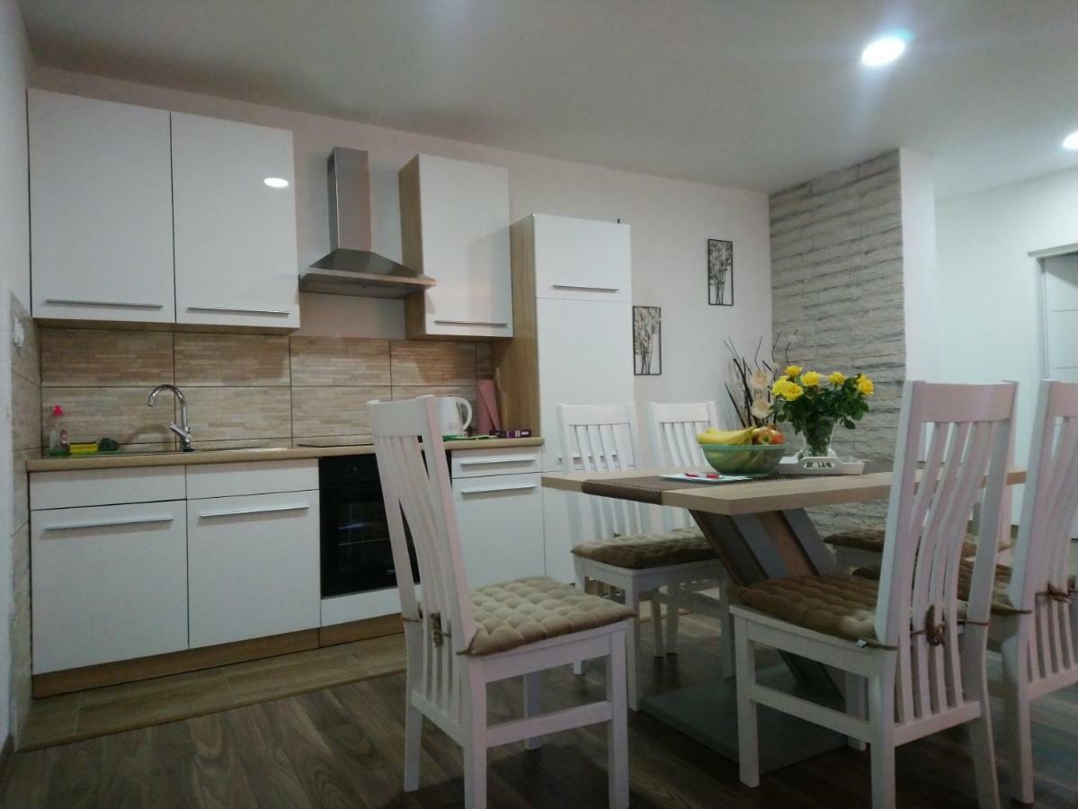 Apartman Danijela Otocac Exterior photo